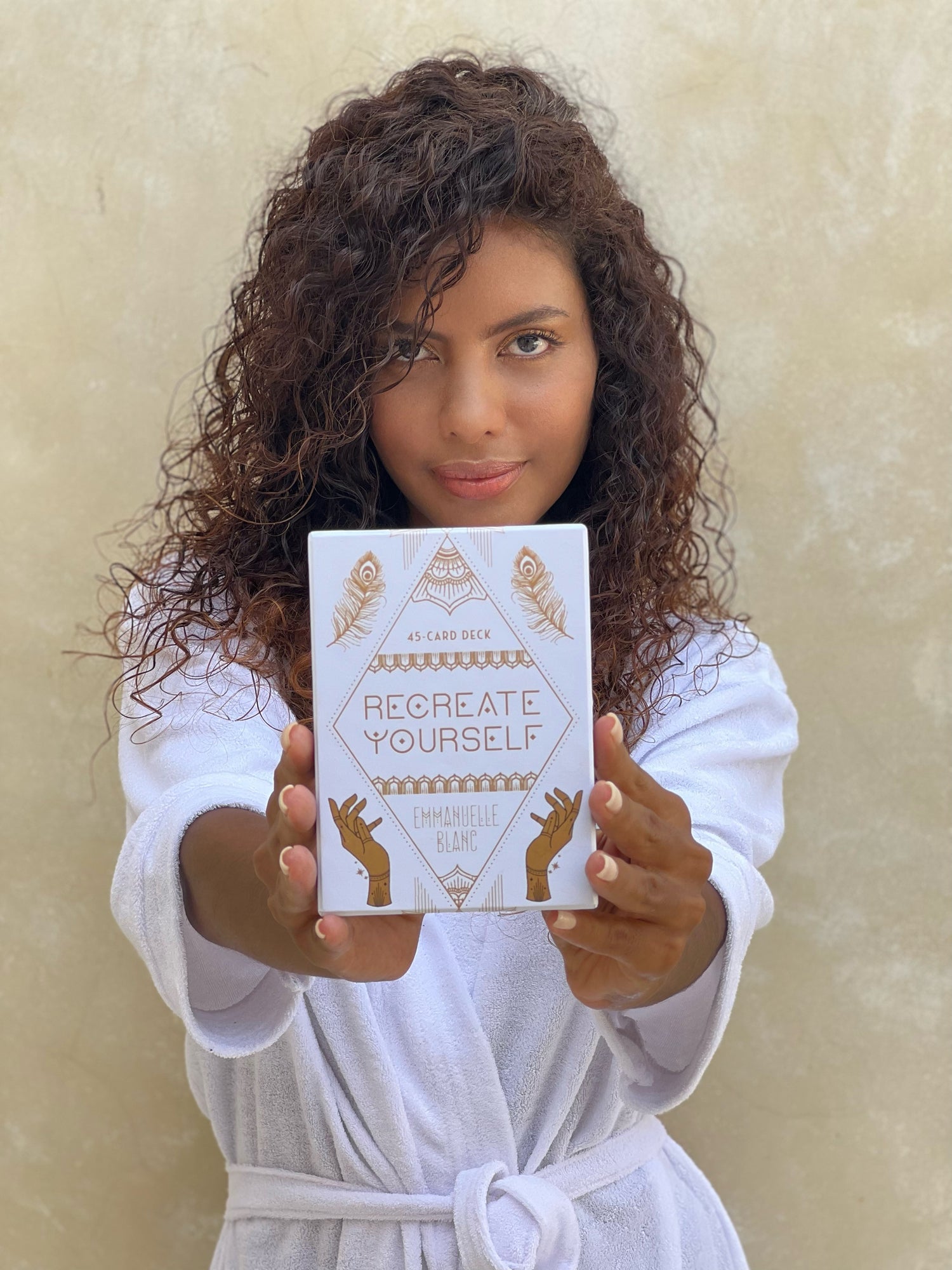 The Recreate Yourself deck is an essentials all-in-one tool for personal growth and self-discovery for those who want to embark on a transformative journey.